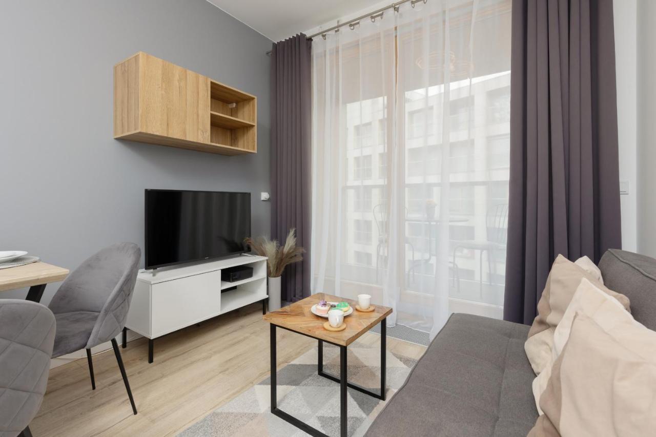 Cozy Apartments With Parking In The 19Th District By Noclegi Renters Varsovia Exterior foto
