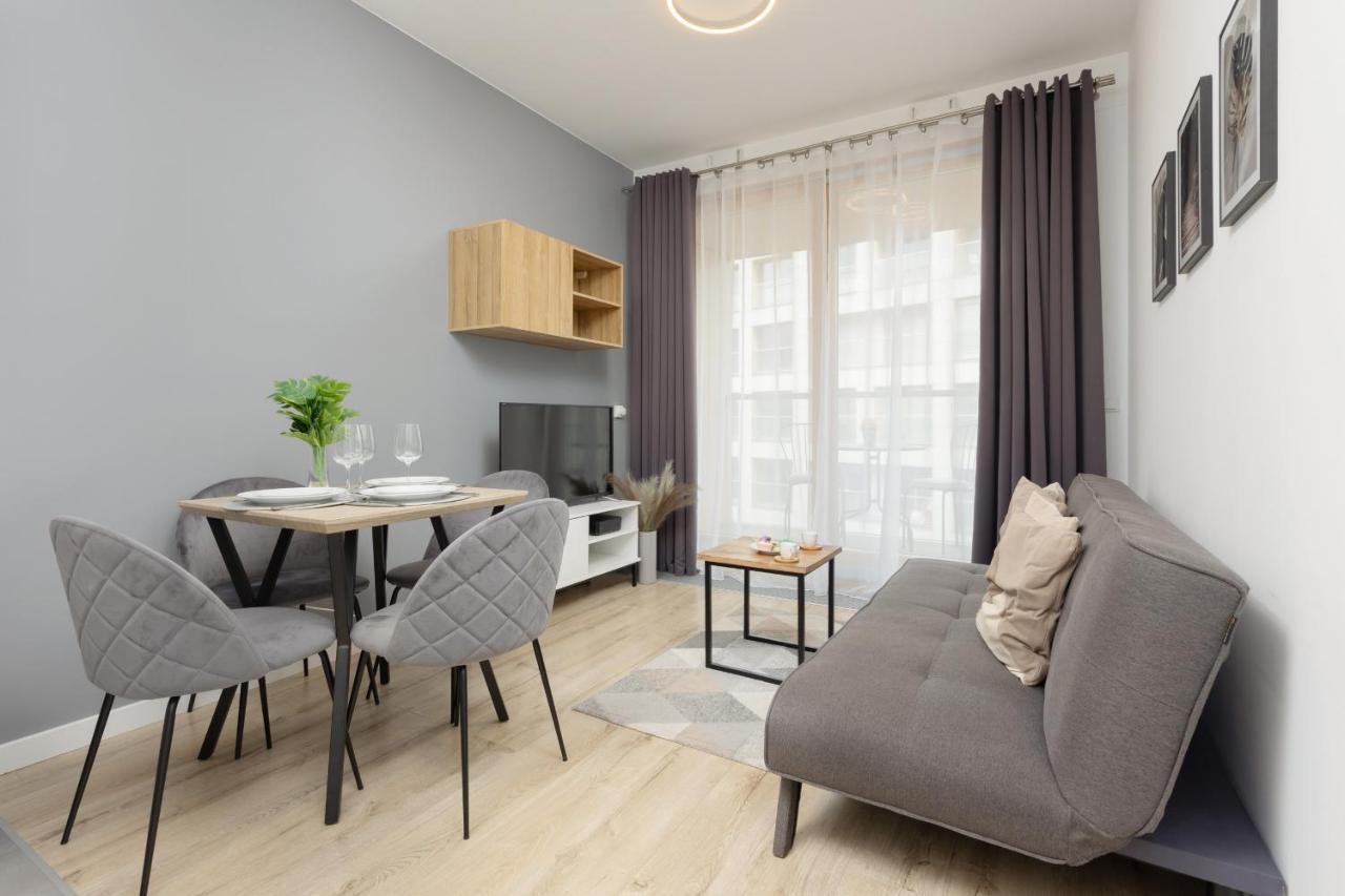 Cozy Apartments With Parking In The 19Th District By Noclegi Renters Varsovia Exterior foto