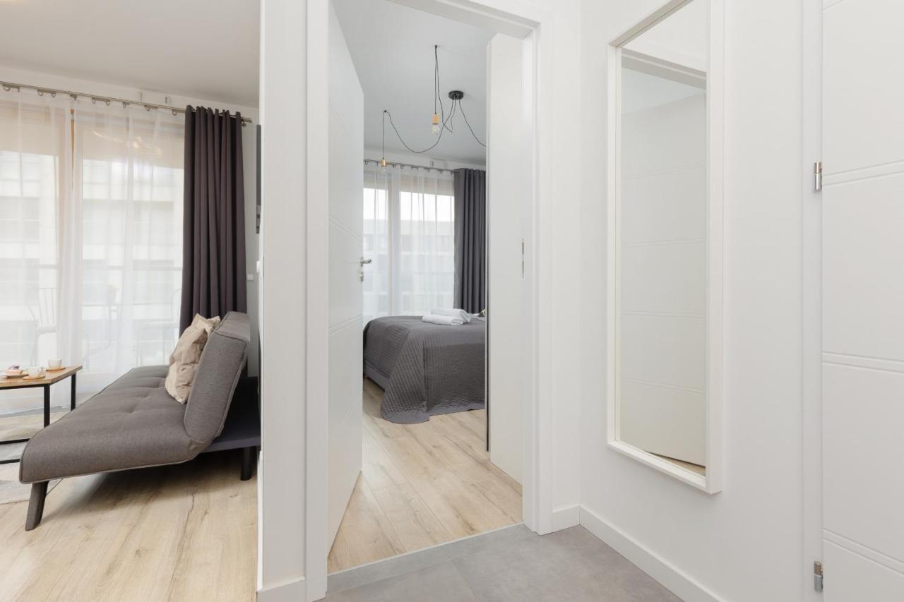Cozy Apartments With Parking In The 19Th District By Noclegi Renters Varsovia Exterior foto