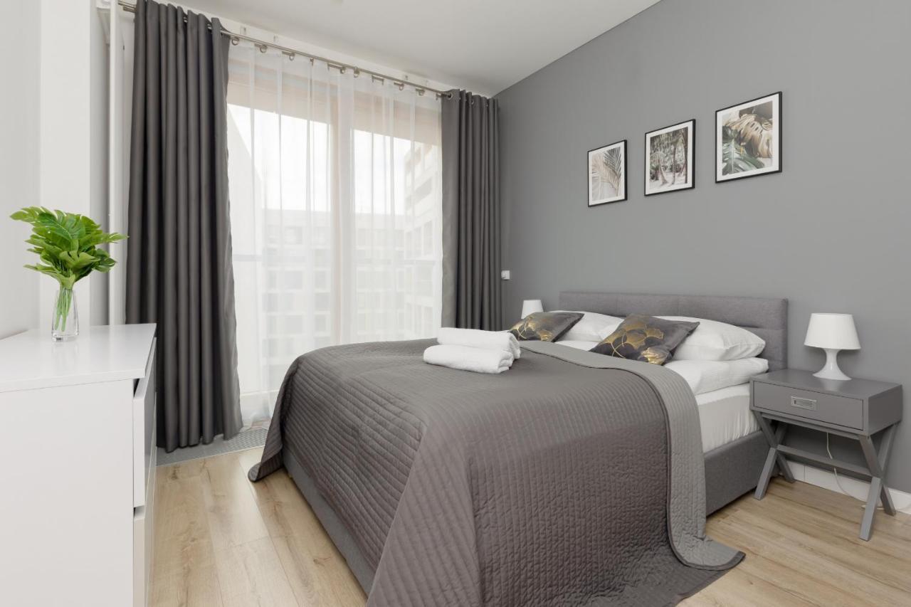 Cozy Apartments With Parking In The 19Th District By Noclegi Renters Varsovia Exterior foto